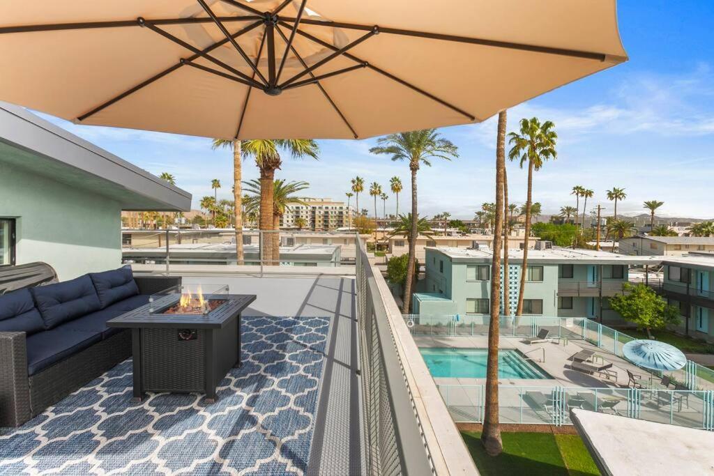 Micro Studio With Balcony & Pool View - Walk To Ot Scottsdale Dış mekan fotoğraf