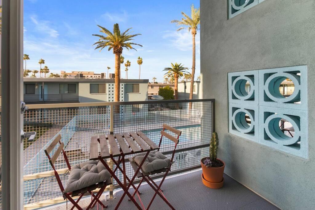 Micro Studio With Balcony & Pool View - Walk To Ot Scottsdale Dış mekan fotoğraf