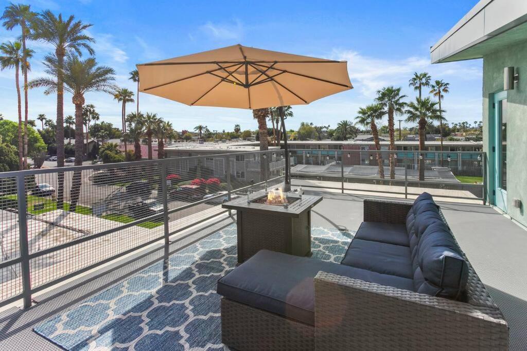 Micro Studio With Balcony & Pool View - Walk To Ot Scottsdale Dış mekan fotoğraf
